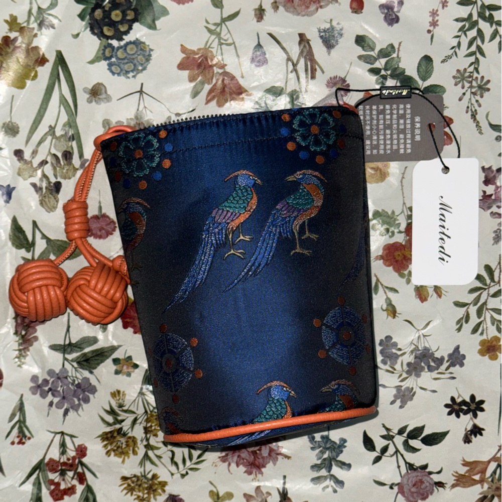 Maitedi Embroidered Bird Crossbody Pouch Purse | NWT